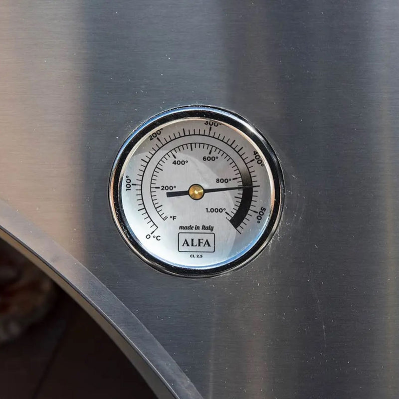 Alfa Classico 2 Pizze | Gas & Wood Fired  close up view of temperature gauge