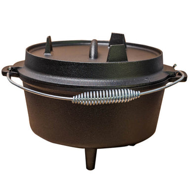 Cast Iron Dutch Oven 4.5qt | close up front view of camp oven on white background