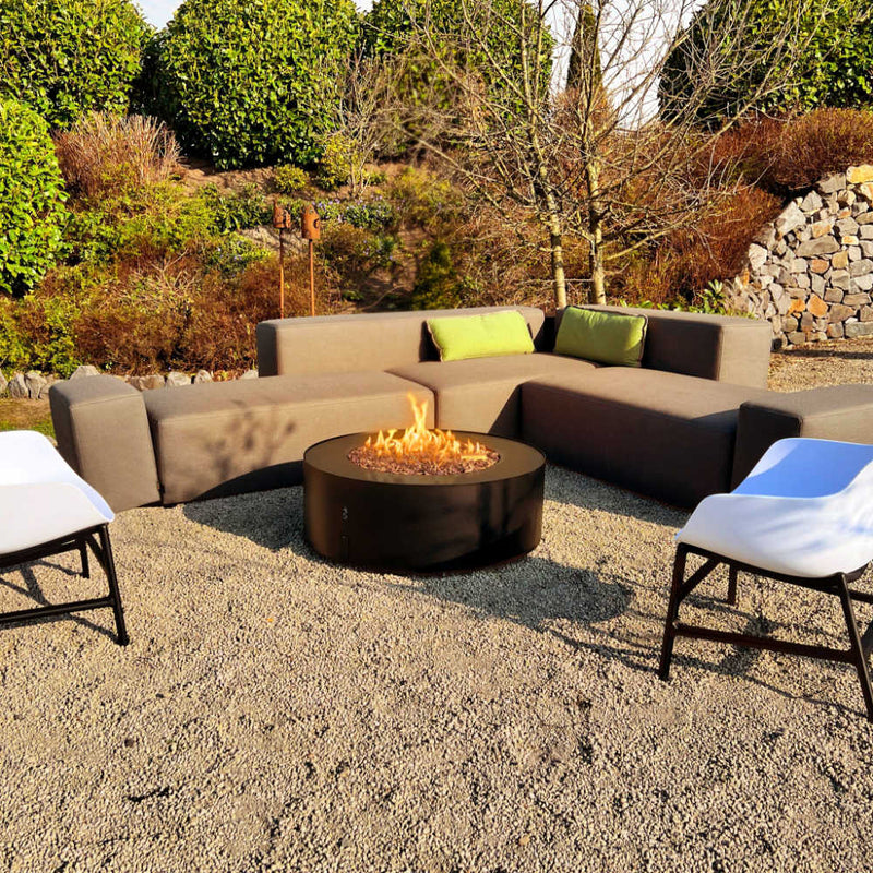 Galio Star Fireplace | sitting in outdoor area with lounge around it