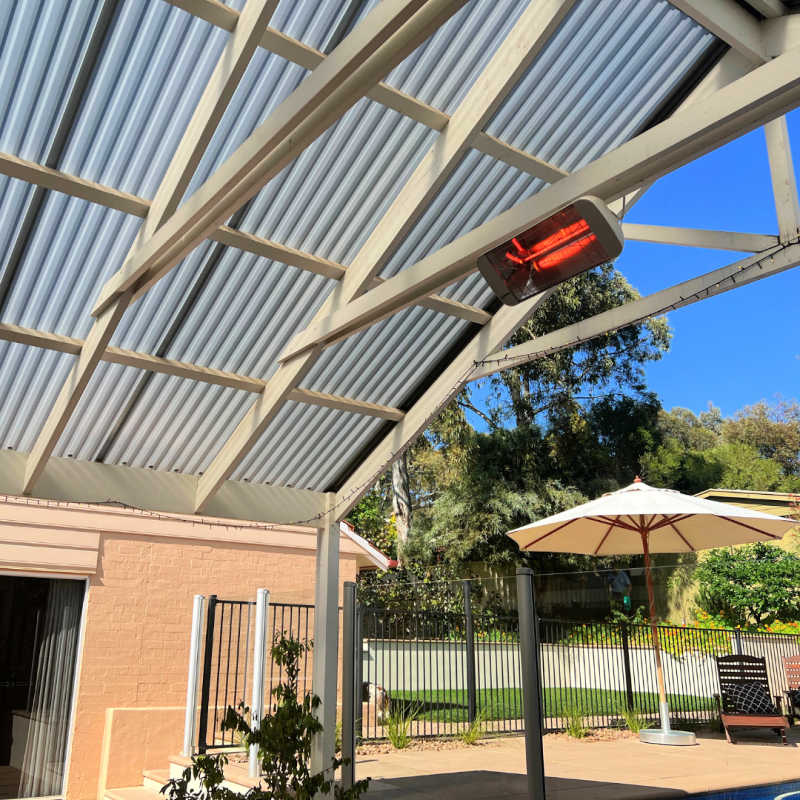 Infrared Heater | Outdoor | Electric | Heliosa 66 in an outdoor area on a beam