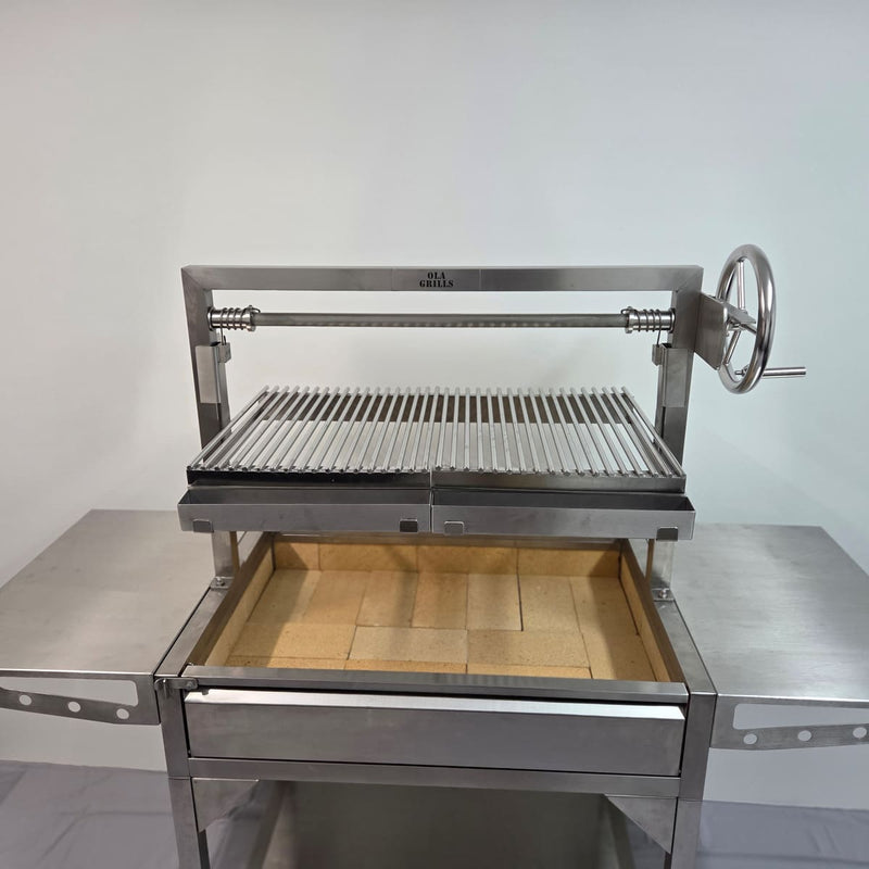 Parrilla Argentine BBQ with Firebricks | 100% 304 Stainless | BBQ Rod Model close up fo grill